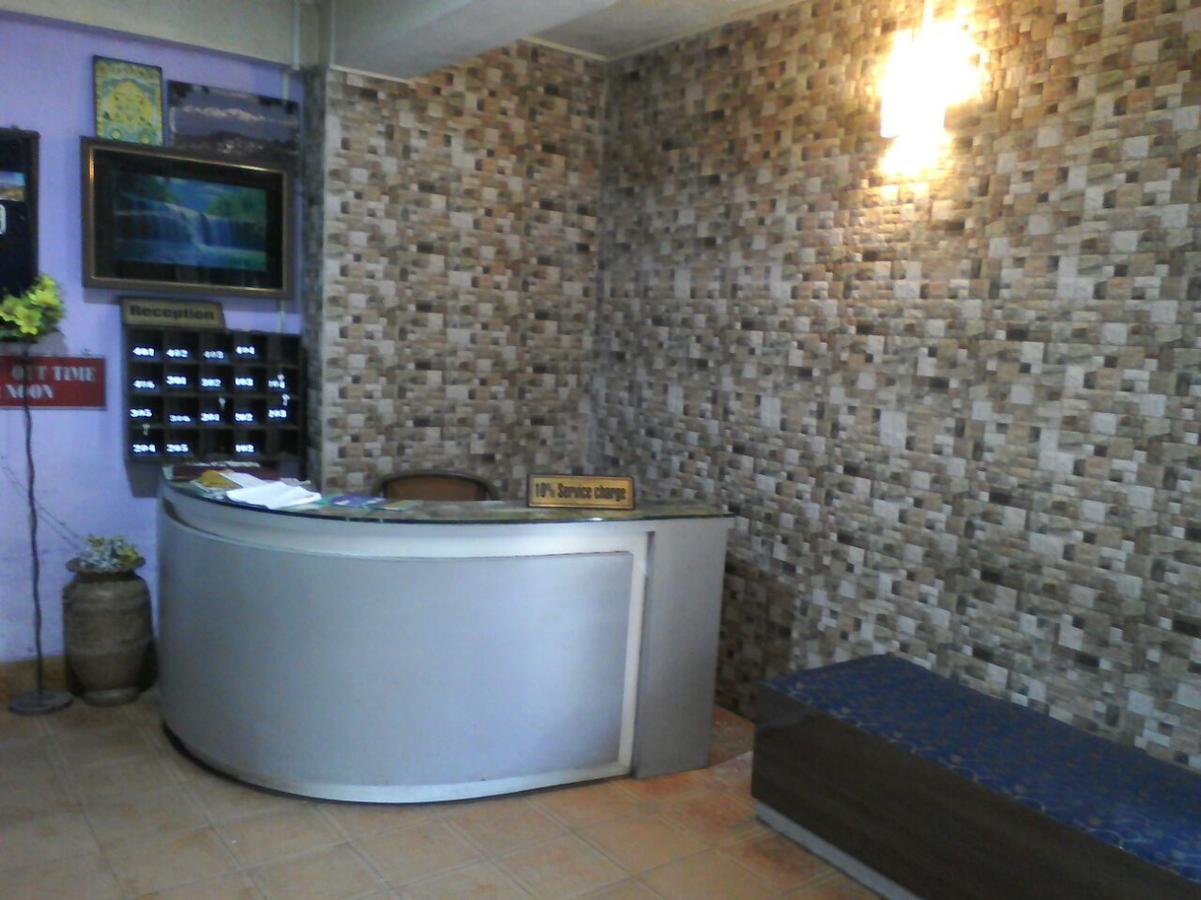 דרג'ילינג Hotel Alpine מראה חיצוני תמונה